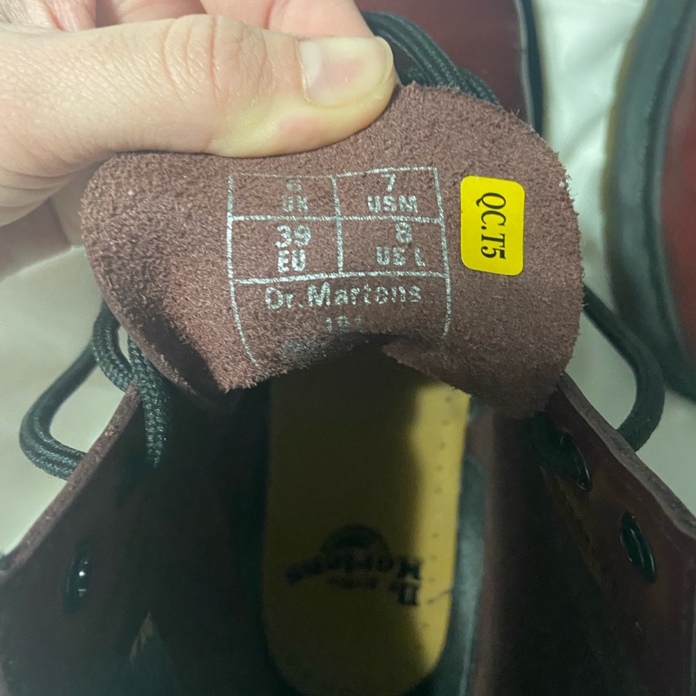 Cherry Doctor Martens, size 8 women’s, 1460 Smooth Leather - Picture 7 of 7